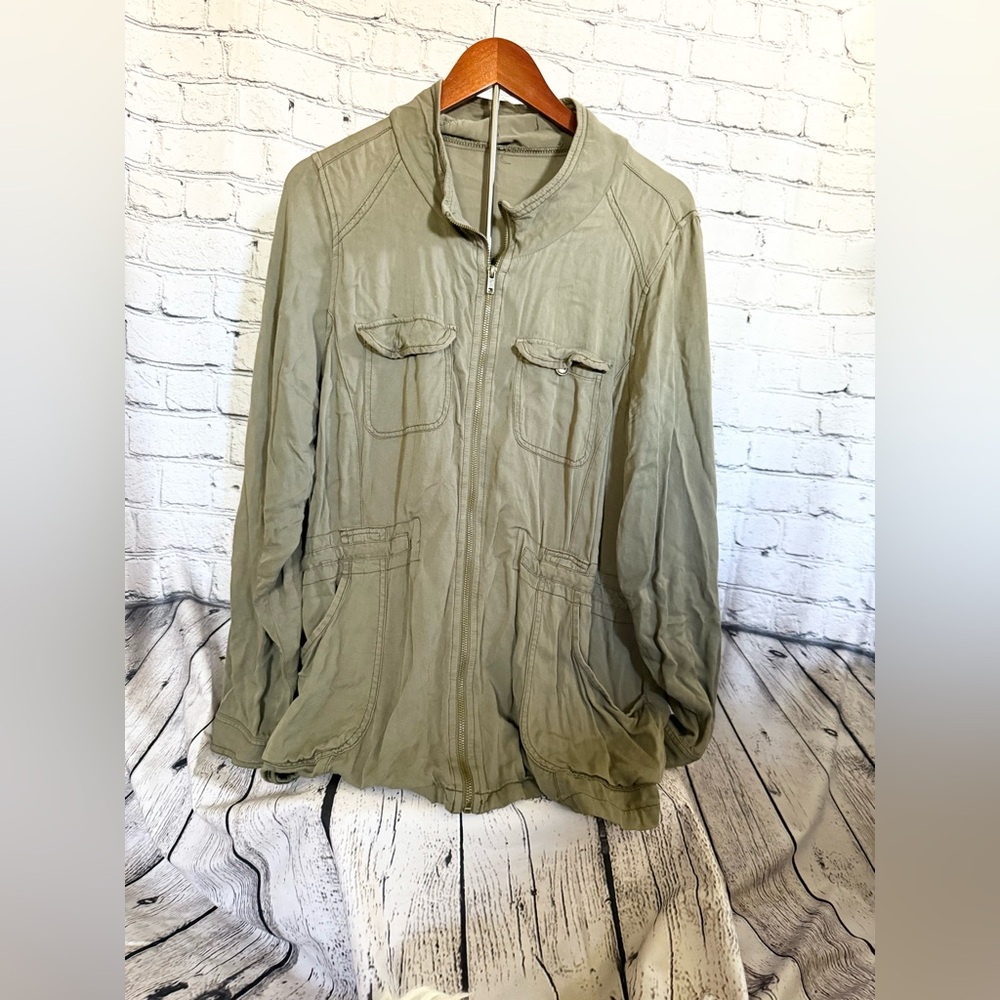 MAURICES. Green jacket. Size 1X